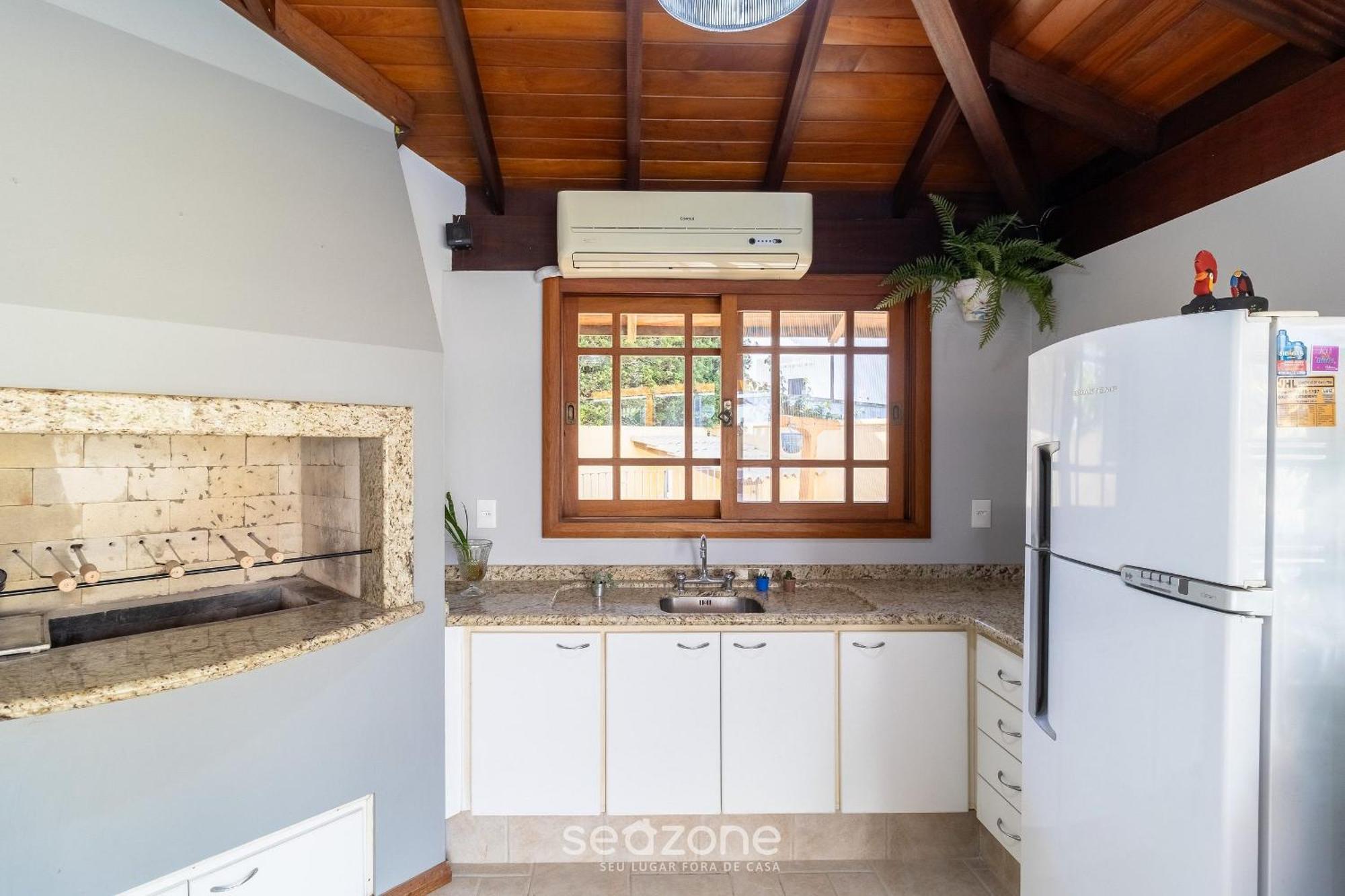 Holiday home Casa Duplex C/ Piscina A 850m Da Rdt0124 Florianopolis